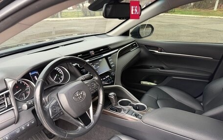 Toyota Camry, 2021 год, 2 350 000 рублей, 9 фотография