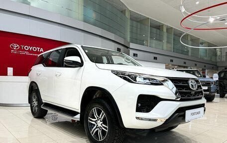 Toyota Fortuner II, 2023 год, 7 600 000 рублей, 3 фотография