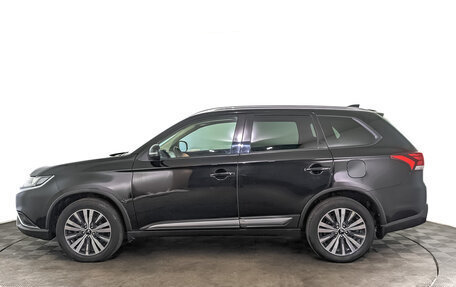 Mitsubishi Outlander III рестайлинг 3, 2020 год, 2 490 000 рублей, 8 фотография