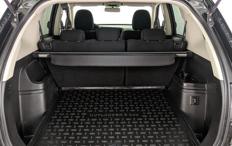 Mitsubishi Outlander III рестайлинг 3, 2020 год, 2 490 000 рублей, 10 фотография
