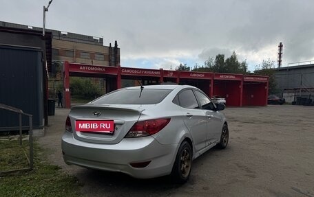 Hyundai Solaris II рестайлинг, 2012 год, 600 000 рублей, 5 фотография