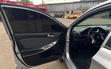 Hyundai Solaris II рестайлинг, 2012 год, 600 000 рублей, 8 фотография