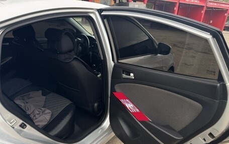 Hyundai Solaris II рестайлинг, 2012 год, 600 000 рублей, 10 фотография