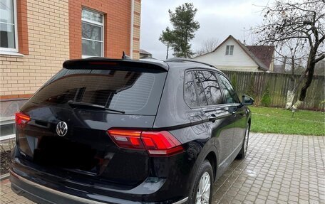 Volkswagen Tiguan II, 2021 год, 2 280 000 рублей, 2 фотография