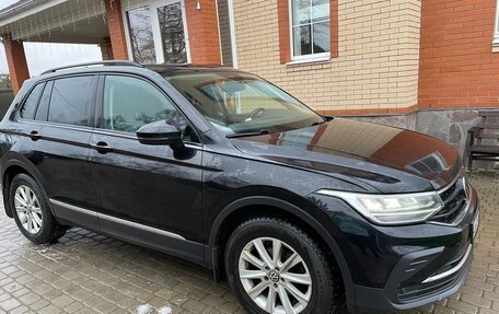 Volkswagen Tiguan II, 2021 год, 2 280 000 рублей, 3 фотография