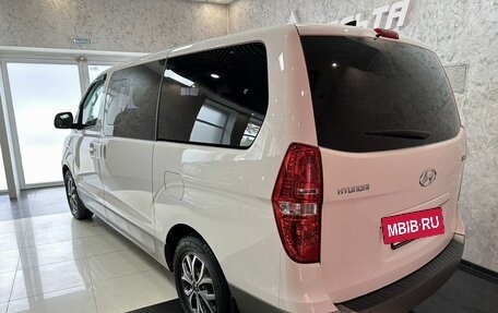 Hyundai H-1 II рестайлинг, 2021 год, 3 180 000 рублей, 3 фотография