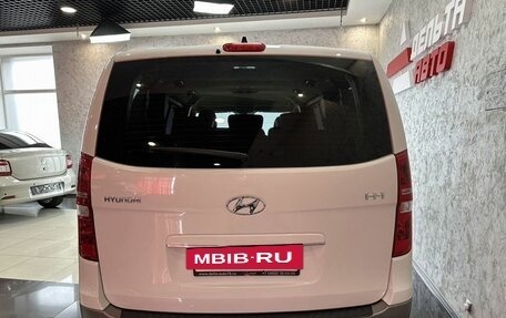 Hyundai H-1 II рестайлинг, 2021 год, 3 180 000 рублей, 4 фотография