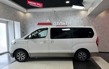 Hyundai H-1 II рестайлинг, 2021 год, 3 180 000 рублей, 2 фотография