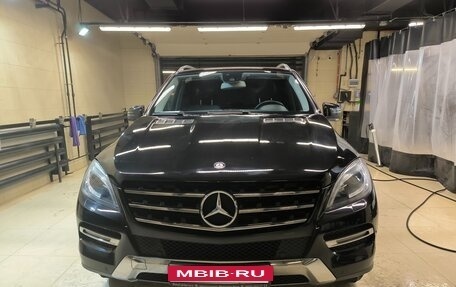 Mercedes-Benz M-Класс, 2014 год, 2 200 000 рублей, 2 фотография