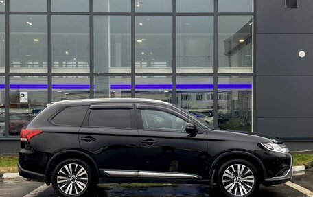 Mitsubishi Outlander III рестайлинг 3, 2019 год, 2 199 000 рублей, 4 фотография