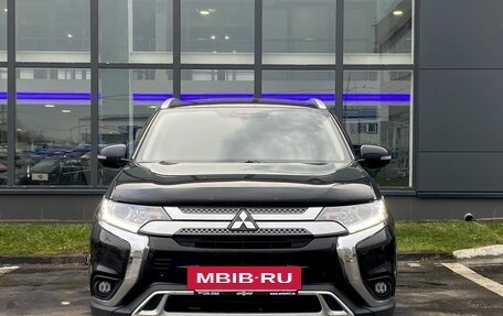 Mitsubishi Outlander III рестайлинг 3, 2019 год, 2 199 000 рублей, 2 фотография