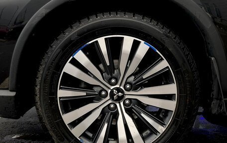 Mitsubishi Outlander III рестайлинг 3, 2019 год, 2 199 000 рублей, 9 фотография