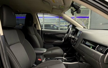 Mitsubishi Outlander III рестайлинг 3, 2019 год, 2 199 000 рублей, 21 фотография