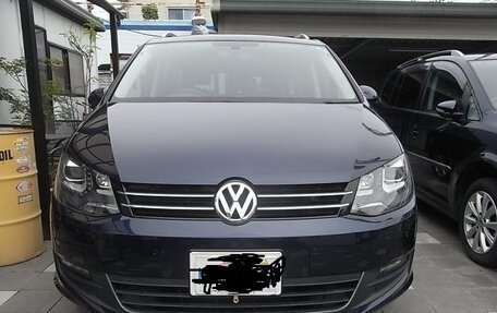 Volkswagen Sharan II, 2013 год, 920 000 рублей, 1 фотография