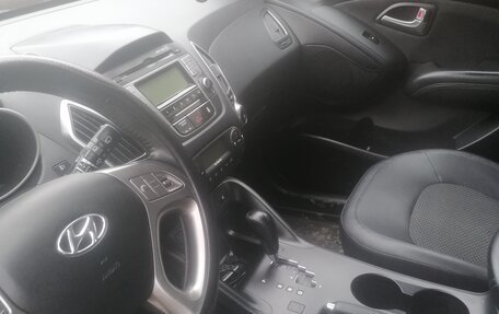 Hyundai ix35 I рестайлинг, 2011 год, 1 049 000 рублей, 5 фотография