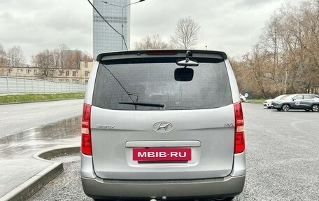 Hyundai Grand Starex Grand Starex I рестайлинг 2, 2012 год, 1 695 000 рублей, 3 фотография