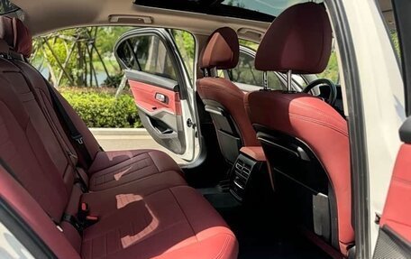 BMW 3 серия, 2021 год, 2 700 000 рублей, 10 фотография