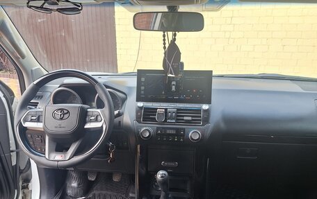 Toyota Land Cruiser Prado 150 рестайлинг 2, 2013 год, 3 450 000 рублей, 19 фотография
