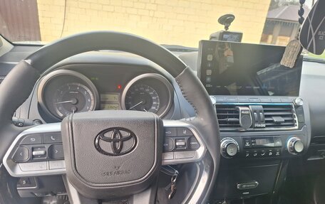 Toyota Land Cruiser Prado 150 рестайлинг 2, 2013 год, 3 450 000 рублей, 16 фотография