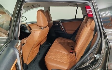 Toyota RAV4, 2015 год, 1 920 000 рублей, 12 фотография