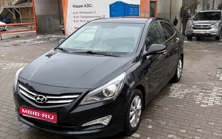 Hyundai Solaris II рестайлинг, 2014 год, 1 000 000 рублей, 2 фотография