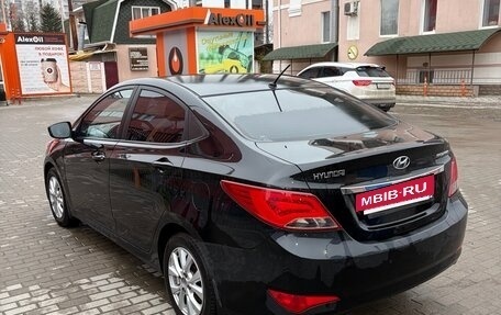 Hyundai Solaris II рестайлинг, 2014 год, 1 000 000 рублей, 6 фотография
