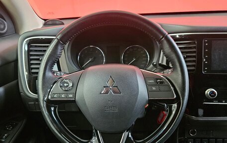 Mitsubishi Outlander III рестайлинг 3, 2021 год, 2 275 000 рублей, 12 фотография