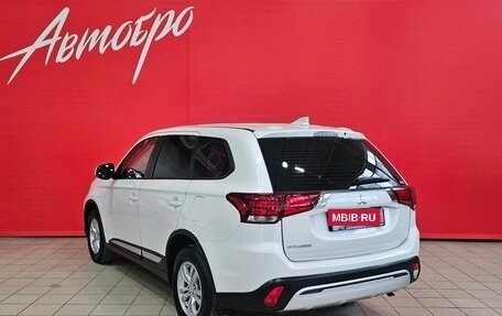 Mitsubishi Outlander III рестайлинг 3, 2021 год, 2 275 000 рублей, 3 фотография