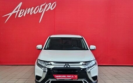 Mitsubishi Outlander III рестайлинг 3, 2021 год, 2 275 000 рублей, 8 фотография