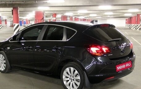 Opel Astra J, 2011 год, 1 000 000 рублей, 2 фотография