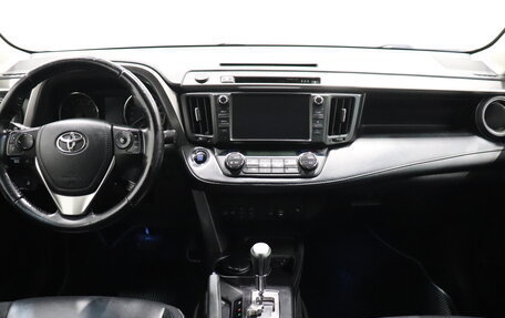 Toyota RAV4, 2018 год, 2 135 000 рублей, 6 фотография