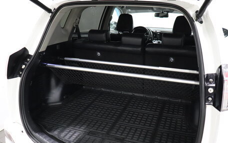 Toyota RAV4, 2018 год, 2 135 000 рублей, 18 фотография