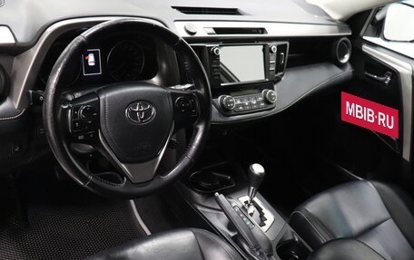 Toyota RAV4, 2018 год, 2 135 000 рублей, 19 фотография