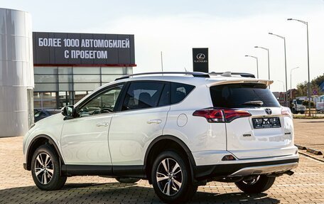 Toyota RAV4, 2019 год, 1 995 000 рублей, 4 фотография