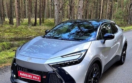 Toyota C-HR, 2024 год, 4 150 000 рублей, 1 фотография