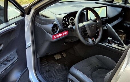 Toyota C-HR, 2024 год, 4 150 000 рублей, 7 фотография