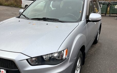 Mitsubishi Outlander III рестайлинг 3, 2011 год, 1 200 000 рублей, 2 фотография