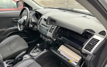 Mitsubishi Outlander III рестайлинг 3, 2011 год, 1 200 000 рублей, 10 фотография