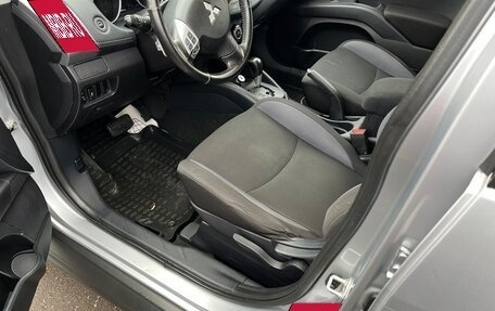 Mitsubishi Outlander III рестайлинг 3, 2011 год, 1 200 000 рублей, 9 фотография