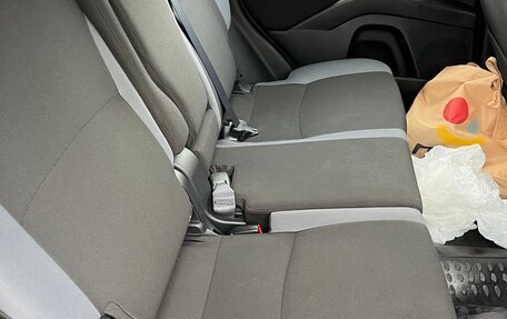 Mitsubishi Outlander III рестайлинг 3, 2011 год, 1 200 000 рублей, 20 фотография