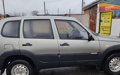 Chevrolet Niva I рестайлинг, 2011 год, 450 000 рублей, 6 фотография