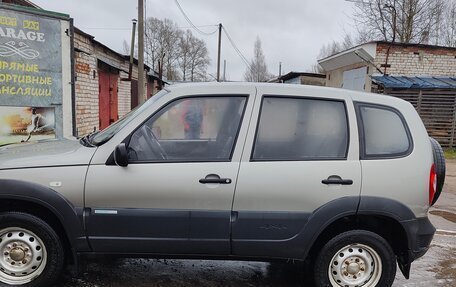 Chevrolet Niva I рестайлинг, 2011 год, 450 000 рублей, 3 фотография