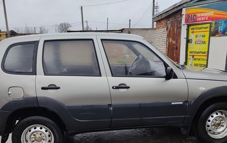 Chevrolet Niva I рестайлинг, 2011 год, 450 000 рублей, 5 фотография