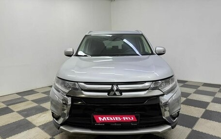 Mitsubishi Outlander III рестайлинг 3, 2016 год, 1 920 000 рублей, 2 фотография