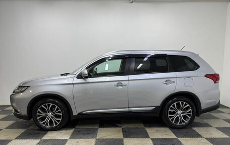 Mitsubishi Outlander III рестайлинг 3, 2016 год, 1 920 000 рублей, 8 фотография