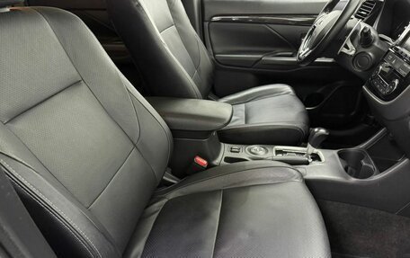 Mitsubishi Outlander III рестайлинг 3, 2016 год, 1 920 000 рублей, 9 фотография