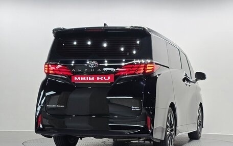 Toyota Alphard, 2024 год, 14 790 000 рублей, 4 фотография