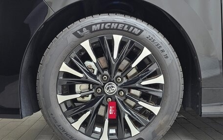 Toyota Alphard, 2024 год, 14 790 000 рублей, 7 фотография