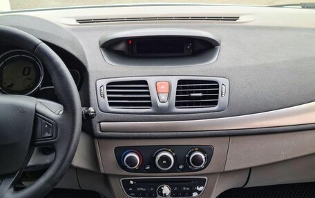 Renault Megane III, 2010 год, 380 000 рублей, 20 фотография