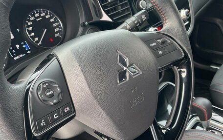 Mitsubishi Outlander III рестайлинг 3, 2020 год, 2 200 000 рублей, 10 фотография